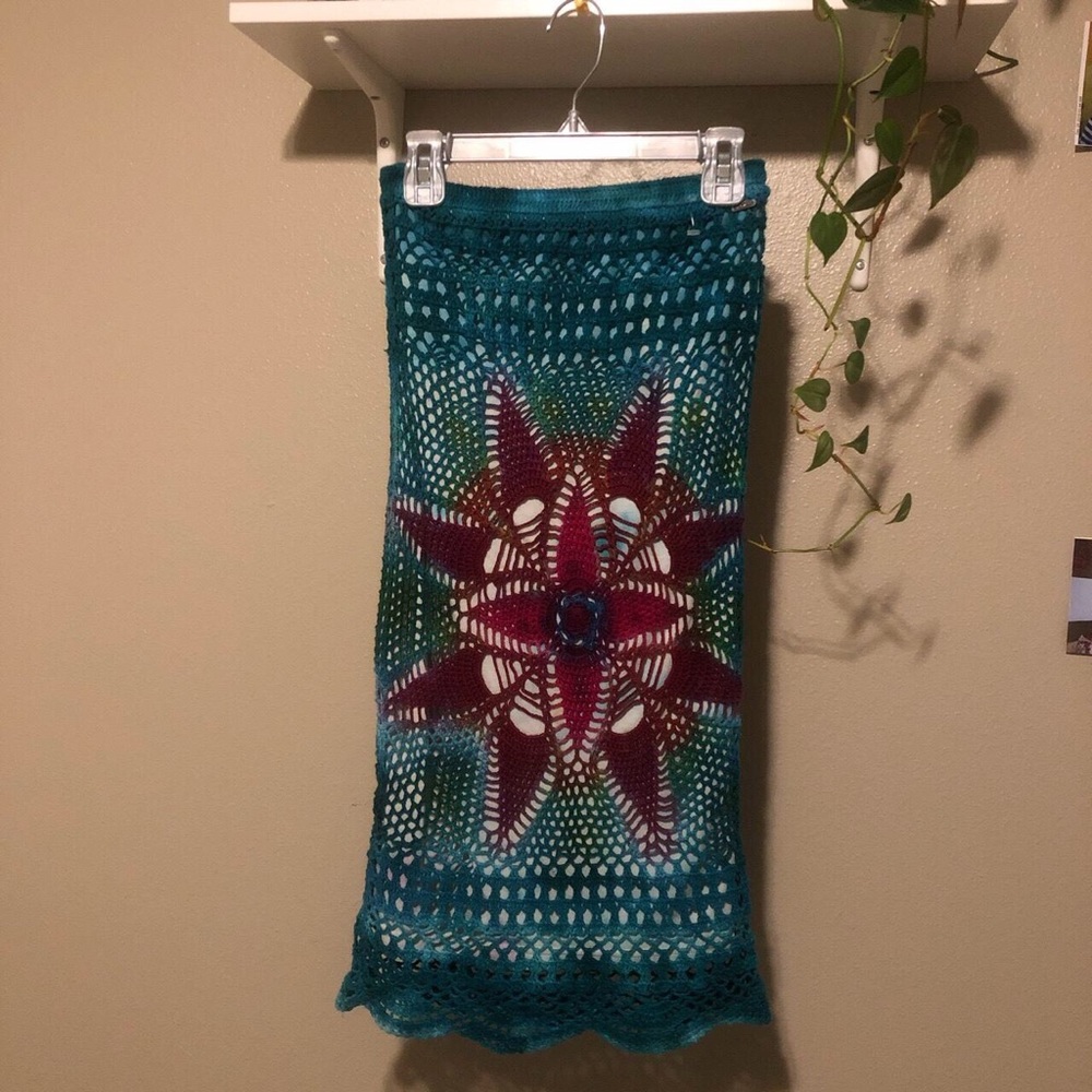 VOLCOM TIE DYED CROCHET BEACH SKIRT